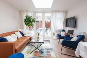 Newly Renovated Modern 4 Bed 3 Bath Apartment London